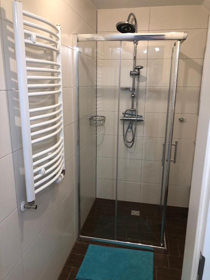 Charmante Ferienwohnungen Auf Reitstall Wasserburg Anstel - Ein Ort Zum Wohlfuehlen Und Entspannen Rommerskirchen Esterno foto