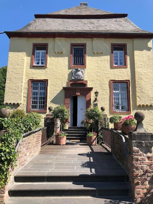 Charmante Ferienwohnungen Auf Reitstall Wasserburg Anstel - Ein Ort Zum Wohlfuehlen Und Entspannen Rommerskirchen Esterno foto
